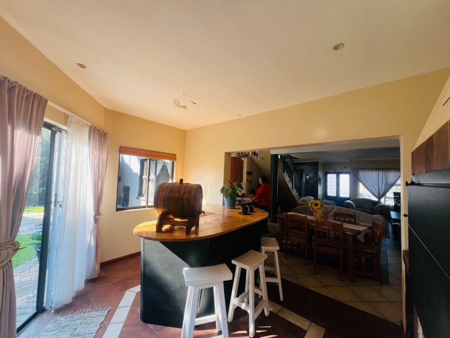 8 Bedroom Property for Sale in Rooi Rivier Rif Western Cape